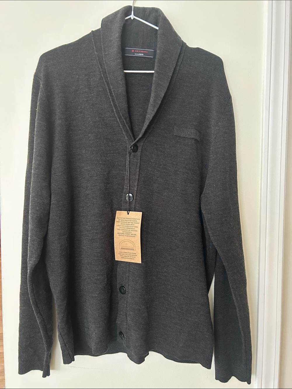 New Air Canada Cardigan Men’s Medium